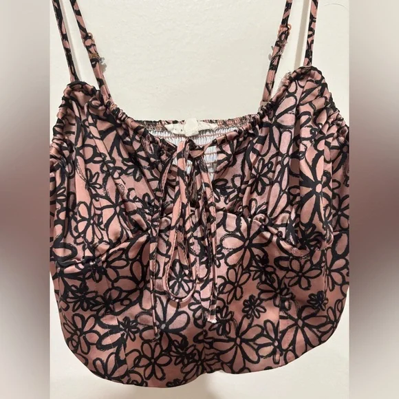 La Hearts Floral Top size medium - Picture 3 of 5